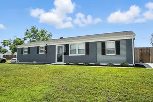 218 Woodfield Dr, Brookville, OH 45309 - Photo 2