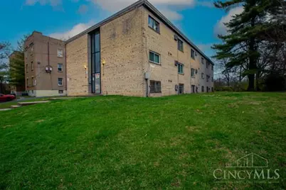 694 Gholson Avenue, Cincinnati, OH 45229 - Photo 2