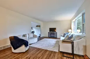 377 Compton Rd, Wyoming, OH 45215 - Photo 6