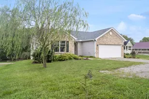 820 Waynoka Dr, Jackson Township, OH 45171 - Photo 2