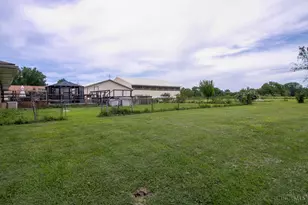 902 N Bickett Rd, Xenia, OH 45385 - Photo 22