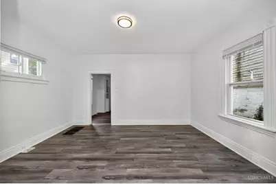 1634 Dewey Avenue, Cincinnati, OH 45205 - Photo 14