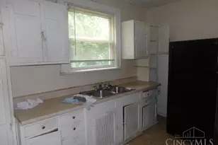 1855 Dalewood Pl, Cincinnati, OH 45237 - Photo 10