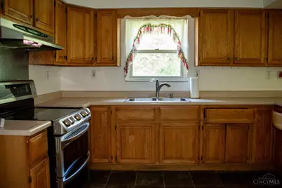 1276 E Day Circle, Miami Township, OH 45150 - Photo 14