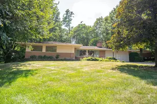 513 Chisholm Trail, Wyoming, OH 45215 - Photo 2