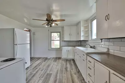 221 S Vine Street, Blanchester, OH 45107 - Photo 10