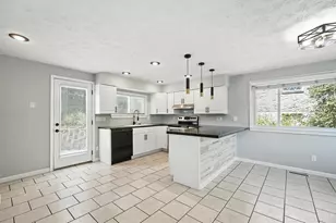 346 Hyde Park Dr, Hamilton, OH 45013 - Photo 8