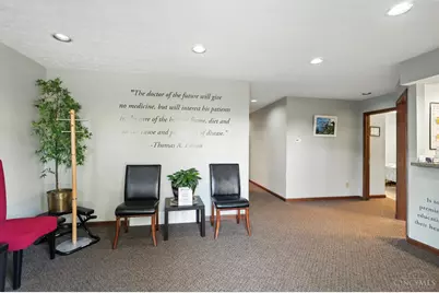 860 E Franklin Street #D, Centerville, OH 45459 - Photo 4