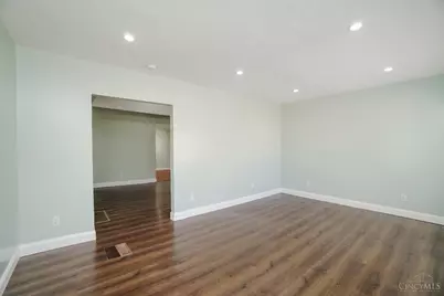 2045 First Avenue, Springfield Township, OH 45224 - Photo 4