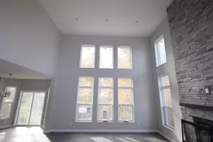 385 Glen Abbey Ln, Hamilton Township, OH 45039 - Photo 14