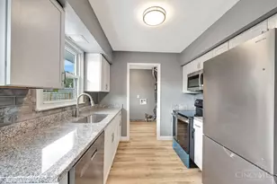 423 Cranewood Dr, Trenton, OH 45067 - Photo 4