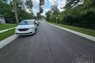 8622 Mockingbird Ln, Springfield Township, OH 45231 - Photo 4