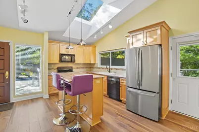 9870 Timbers Drive, Blue Ash, OH 45242 - Photo 6