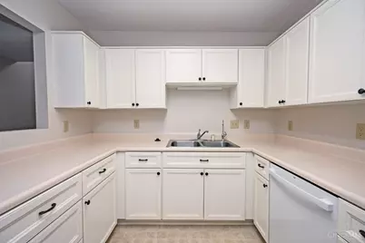 228 Edinburgh Lane, Springdale, OH 45246 - Photo 14