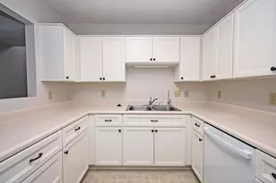 228 Edinburgh Ln, Springdale, OH 45246 - Photo 14