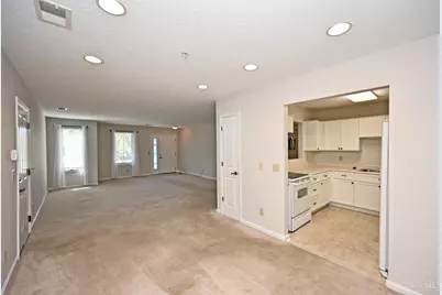 228 Edinburgh Lane, Springdale, OH 45246 - Photo 12