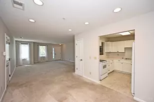 228 Edinburgh Ln, Springdale, OH 45246 - Photo 12