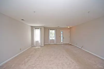 228 Edinburgh Lane, Springdale, OH 45246 - Photo 10