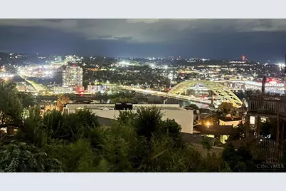 1054 St Paul Place, Cincinnati, OH 45202 - Photo 2