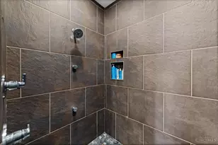 404 Reading Rd, Cincinnati, OH 45202 - Photo 24