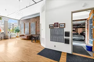 404 Reading Rd, Cincinnati, OH 45202 - Photo 6