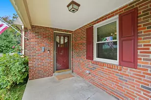 2758 Losantiridge Ave, Columbia Township, OH 45213 - Photo 4