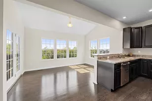 8158 Valley Crossing Dr, Colerain Township, OH 45247 - Photo 4