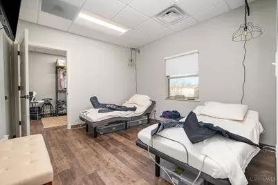 4456 Bridgetown Road, Green Township, OH 45211 - Photo 18