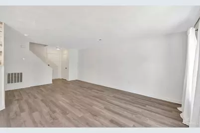 435 Hartford Court, Hamilton Township, OH 45039 - Photo 10