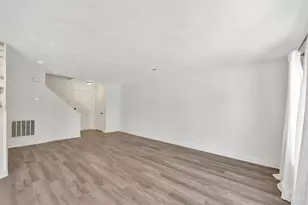 435 Hartford Ct, Hamilton Township, OH 45039 - Photo 10