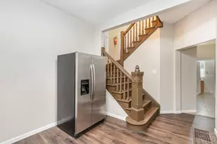 2320 Maplewood Ave, Cincinnati, OH 45219 - Photo 4