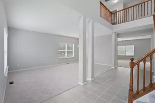 792 Oak Forest Dr, Hamilton Township, OH 45152 - Photo 8