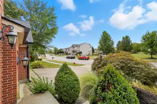 792 Oak Forest Dr, Hamilton Township, OH 45152 - Photo 6