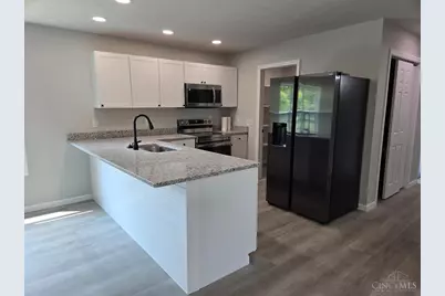 6949 W Highland Trail, Paint Township, OH 45133 - Photo 8