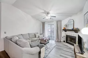 410 Carrington Ln, Loveland, OH 45140 - Photo 8