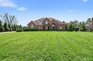 933 Country Club Dr, Pierce Township, OH 45245 - Photo 2