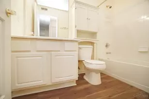 3352 Emerald Lakes Dr, Green Township, OH 45211 - Photo 16