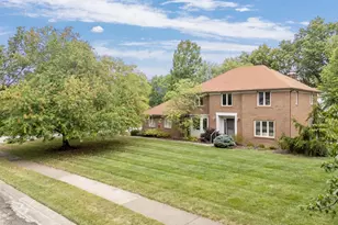 5700 Samstone Ct, Blue Ash, OH 45242 - Photo 2