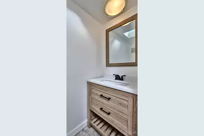 1040 Hatch Street, Cincinnati, OH 45202 - Photo 24