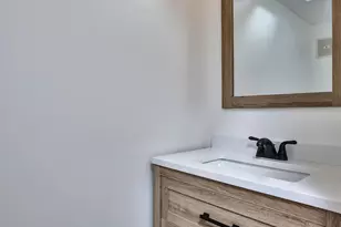 1040 Hatch St, Cincinnati, OH 45202 - Photo 24