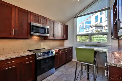 1040 Hatch Street, Cincinnati, OH 45202 - Photo 10