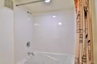 1040 Hatch St, Cincinnati, OH 45202 - Photo 22