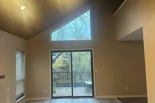 9462 Hunters Creek Dr, Blue Ash, OH 45242 - Photo 2