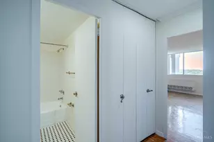 2324 Madison Rd, Cincinnati, OH 45208 - Photo 24