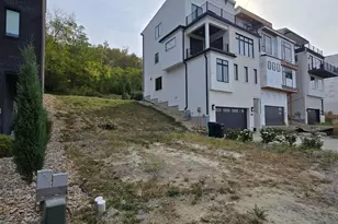 3942 Feemster St, Cincinnati, OH 45226 - Photo 1