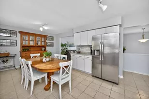 208 Glen Lake Rd, Loveland, OH 45140 - Photo 6