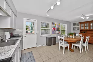 208 Glen Lake Rd, Loveland, OH 45140 - Photo 8