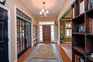 445 Ivy Trails Dr, Union Township, OH 45244 - Photo 2