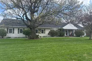 379 Virginia Cir, Wilmington, OH 45177 - Photo 1