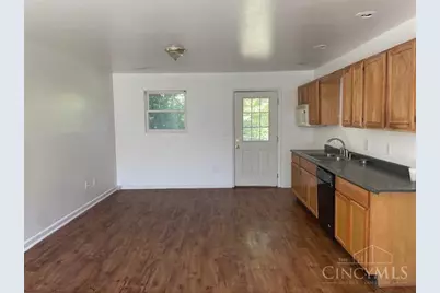 112 W Leslie Avenue, Woodlawn, OH 45215 - Photo 2